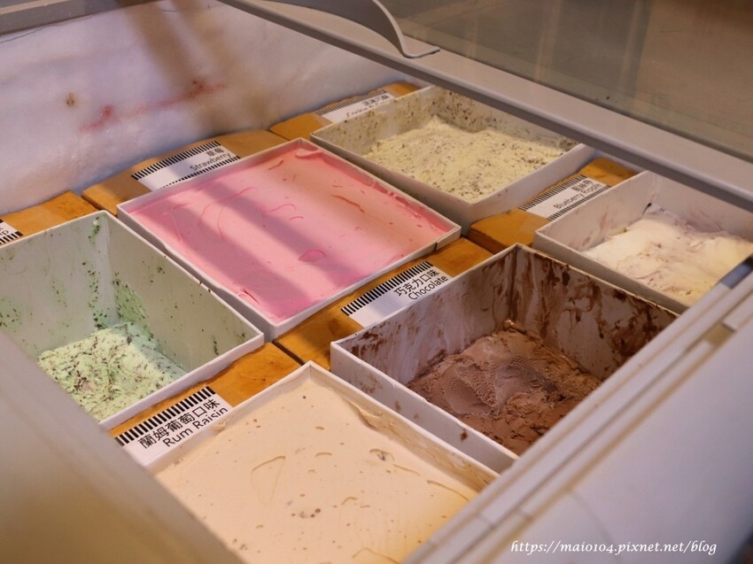 桃園中壢美食｜一燒十味昭和園內壢省桃店～火烤兩吃吃到飽、龍蝦吃到飽，自助吧冷飲、冰淇淋無限供應