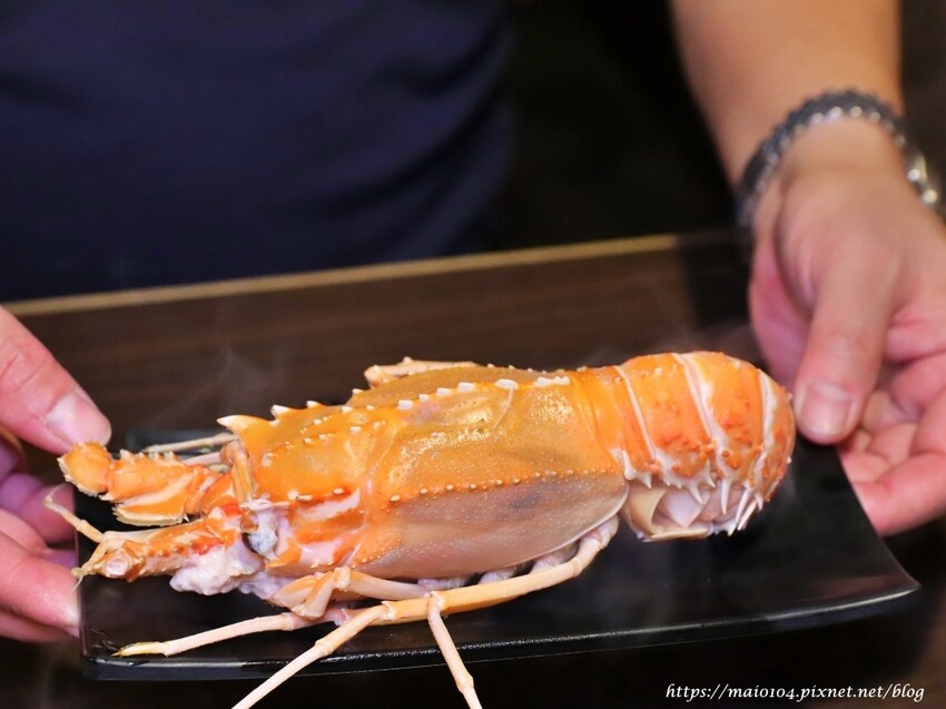 桃園中壢美食｜一燒十味昭和園內壢省桃店～火烤兩吃吃到飽、龍蝦吃到飽，自助吧冷飲、冰淇淋無限供應