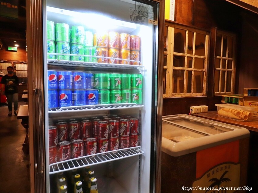 桃園中壢美食｜一燒十味昭和園內壢省桃店～火烤兩吃吃到飽、龍蝦吃到飽，自助吧冷飲、冰淇淋無限供應