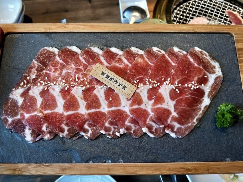 輕井澤集團美食-茶六燒肉堂-朝富店-套餐組合燒烤點餐超簡單。