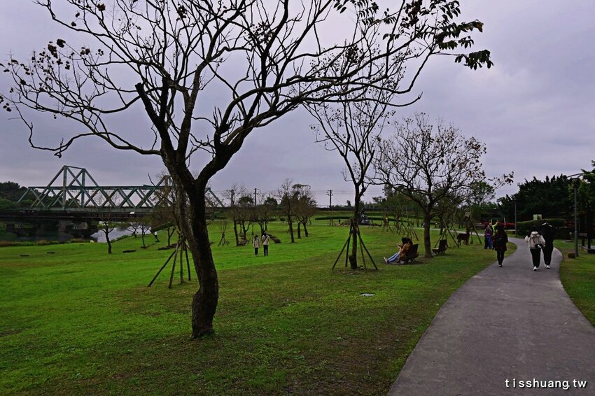 2020年宜蘭爆紅熱門IG打卡景點｜冬山河生態綠舟｜大樹公、神秘隧道媲美地中海山洞