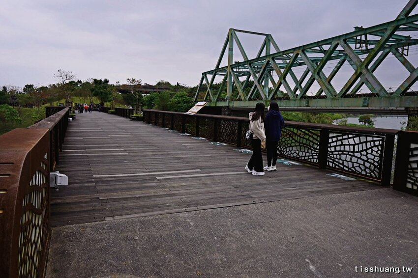 2020年宜蘭爆紅熱門IG打卡景點｜冬山河生態綠舟｜大樹公、神秘隧道媲美地中海山洞