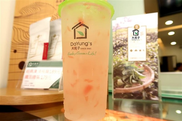 大苑子：大苑子 奇異恰恰 南投新鮮火龍果+奇異果漸層果汁 純天然水果飲料 珍珠奶茶/葡萄柚舒活~