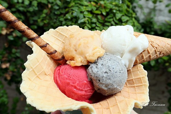 amour 愛慕冰淇淋:【台南美食】 Amour冰淇淋:當季新鮮水果製作,府中街內好吃又好拍照的店家