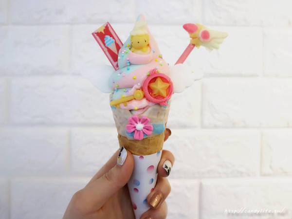 藍箱處 Blue Box - 分子冰淇淋雞蛋仔:台中美食│藍箱處 Blue Box〃一中商圈創意冰淇淋超吸睛!!超夢幻美人魚霜淇淋、獨角獸霜淇淋~