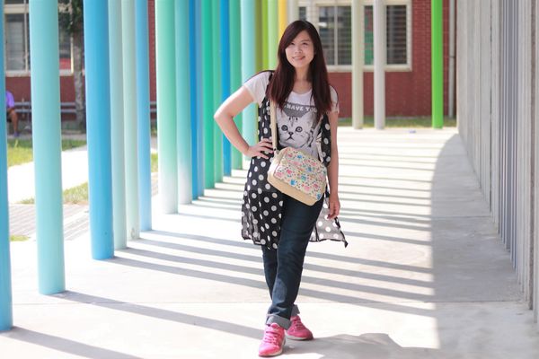 下福里市民活動中心： 【新北市林口景點】下福里市民活動中心~林口新地標七彩繽紛彩虹柱，IG打卡新熱點