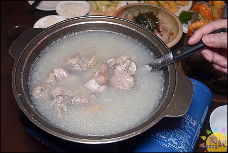 一品活蝦。全台唯一活蝦22吃!活蝦熱炒鍋物還有白飯吃到飽.營業到凌晨3點宵夜吃起來-商妮吃喝遊樂