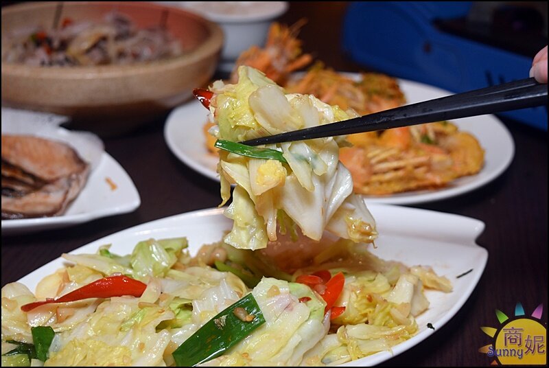 一品活蝦。全台唯一活蝦22吃!活蝦熱炒鍋物還有白飯吃到飽.營業到凌晨3點宵夜吃起來-商妮吃喝遊樂