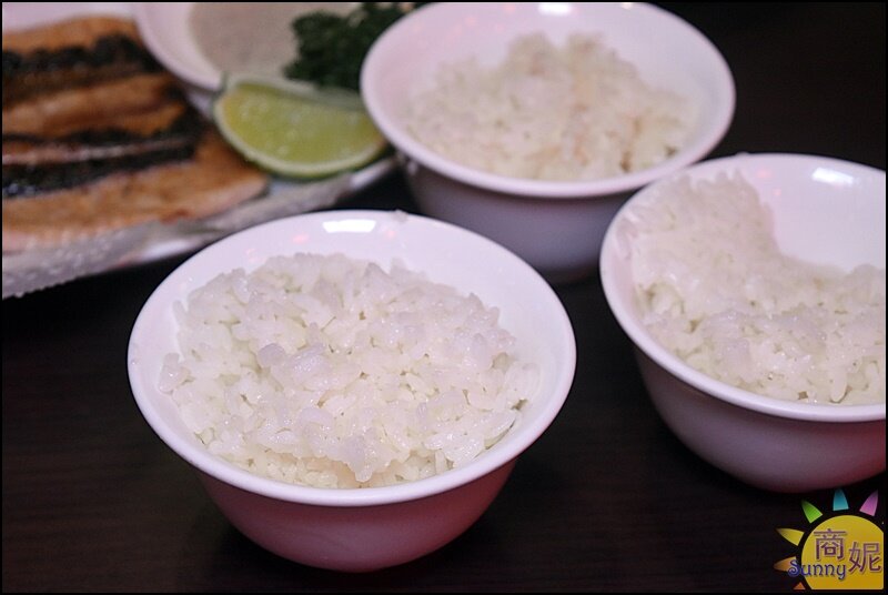 一品活蝦。全台唯一活蝦22吃!活蝦熱炒鍋物還有白飯吃到飽.營業到凌晨3點宵夜吃起來-商妮吃喝遊樂