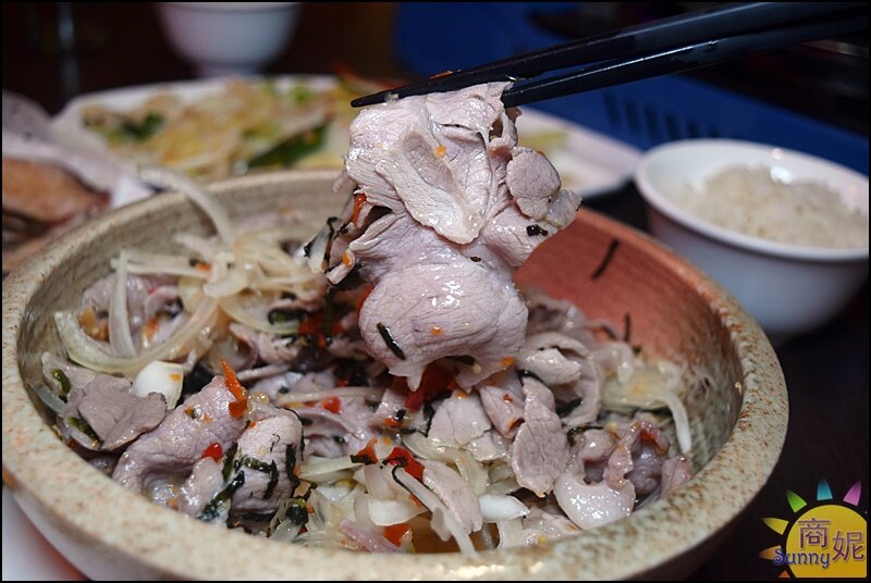 一品活蝦。全台唯一活蝦22吃!活蝦熱炒鍋物還有白飯吃到飽.營業到凌晨3點宵夜吃起來-商妮吃喝遊樂