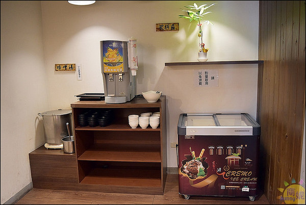 丸野鮨 日式料理(原 箱町壽司科博店)：台中高cp值日式丼飯壽司。丸野鮨日式料理。飲料冰淇淋味噌湯吃到飽。料堆到滿超實在!推薦丼飯、美式壽司吃過難忘@sunny吃喝遊樂