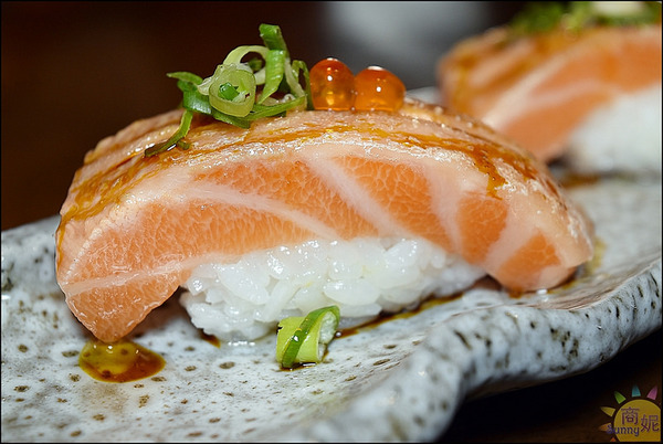 丸野鮨 日式料理(原 箱町壽司科博店)：台中高cp值日式丼飯壽司。丸野鮨日式料理。飲料冰淇淋味噌湯吃到飽。料堆到滿超實在!推薦丼飯、美式壽司吃過難忘@sunny吃喝遊樂