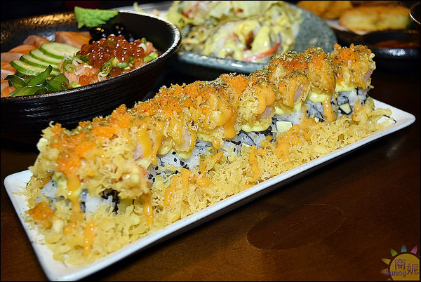 丸野鮨 日式料理(原 箱町壽司科博店)：台中高cp值日式丼飯壽司。丸野鮨日式料理。飲料冰淇淋味噌湯吃到飽。料堆到滿超實在!推薦丼飯、美式壽司吃過難忘@sunny吃喝遊樂