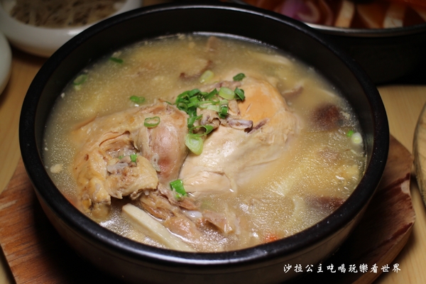 Tigertopoki 韓虎嘯(阪急百貨)：信義區排隊人氣美食『Tigertopoki 韓虎嘯(台北統一時代)』韓式料理/聚餐餐廳/捷運市政府站