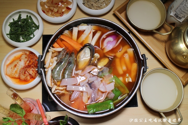 Tigertopoki 韓虎嘯(阪急百貨)：信義區排隊人氣美食『Tigertopoki 韓虎嘯(台北統一時代)』韓式料理/聚餐餐廳/捷運市政府站