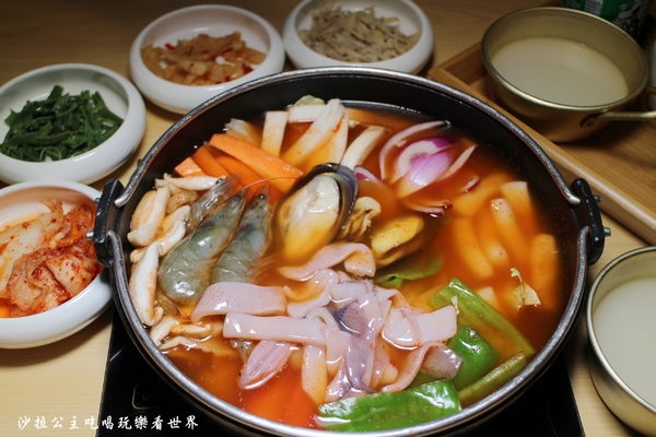 Tigertopoki 韓虎嘯(阪急百貨)：信義區排隊人氣美食『Tigertopoki 韓虎嘯(台北統一時代)』韓式料理/聚餐餐廳/捷運市政府站