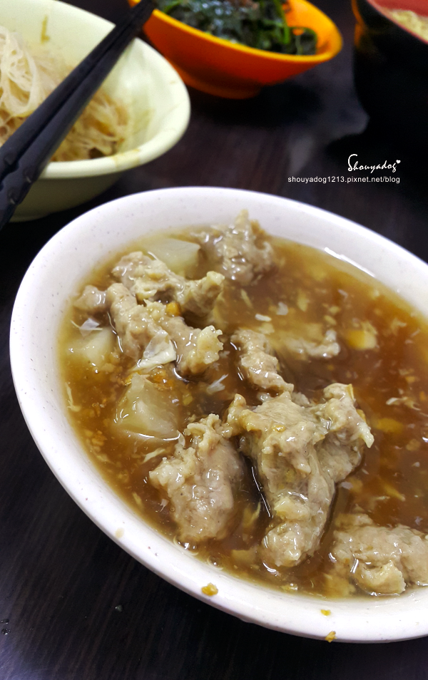 阿木師現做赤肉羹：【小吃】台灣古早味美食 阿木師現做赤肉羹X滷肉飯  in新北樹林