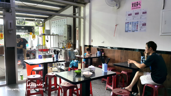 阿木師現做赤肉羹：【小吃】台灣古早味美食 阿木師現做赤肉羹X滷肉飯  in新北樹林