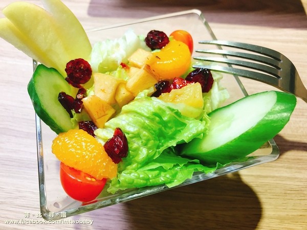 AL REVÉS顛倒restaurant:【捷運西門捷運站美食】 Al revés 顛倒餐廳-西門站 義式融合異國料理元素 碰撞出美妙創意新滋味 夢幻漸層冰沙IG打卡網美必拍!