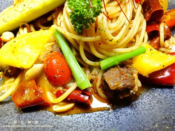 AL REVÉS顛倒restaurant:【捷運西門捷運站美食】 Al revés 顛倒餐廳-西門站 義式融合異國料理元素 碰撞出美妙創意新滋味 夢幻漸層冰沙IG打卡網美必拍!