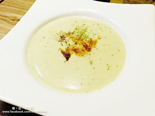 AL REVÉS顛倒restaurant:【捷運西門捷運站美食】 Al revés 顛倒餐廳-西門站 義式融合異國料理元素 碰撞出美妙創意新滋味 夢幻漸層冰沙IG打卡網美必拍!