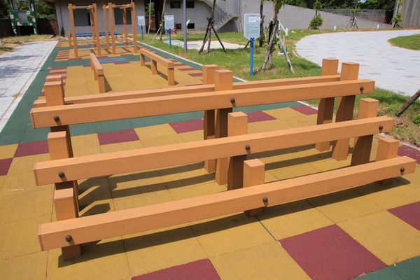 國防砲陣地運動公園:【桃園景點】大園國防砲陣地運動公園~小小新兵體驗營 ,親子旅遊,APP下載互動遊戲體驗,觀賞民航機起降的最佳觀景台