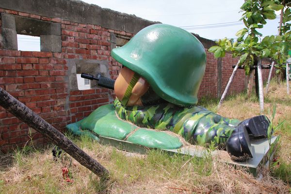 國防砲陣地運動公園:【桃園景點】大園國防砲陣地運動公園~小小新兵體驗營 ,親子旅遊,APP下載互動遊戲體驗,觀賞民航機起降的最佳觀景台