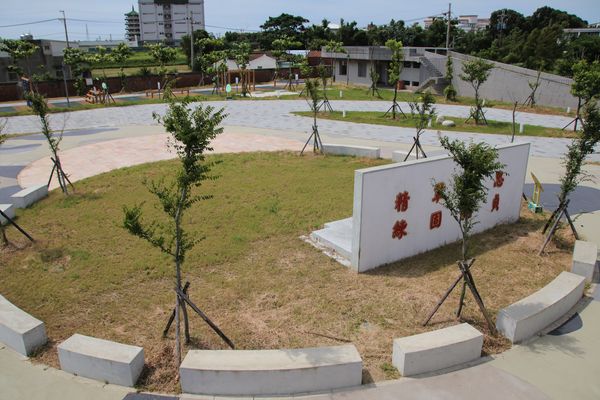 國防砲陣地運動公園:【桃園景點】大園國防砲陣地運動公園~小小新兵體驗營 ,親子旅遊,APP下載互動遊戲體驗,觀賞民航機起降的最佳觀景台