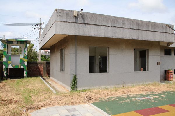 國防砲陣地運動公園:【桃園景點】大園國防砲陣地運動公園~小小新兵體驗營 ,親子旅遊,APP下載互動遊戲體驗,觀賞民航機起降的最佳觀景台