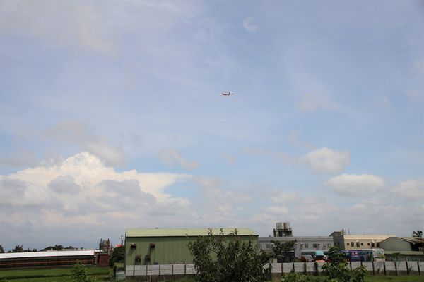 國防砲陣地運動公園:【桃園景點】大園國防砲陣地運動公園~小小新兵體驗營 ,親子旅遊,APP下載互動遊戲體驗,觀賞民航機起降的最佳觀景台