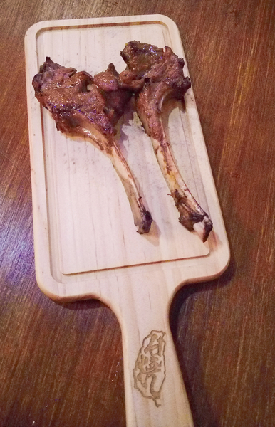 台灣燒肉（台燒）：台北通化街 台灣燒肉 吃肉吃宵夜的好地方 燈光美氣氛佳 下班後小酌好去處