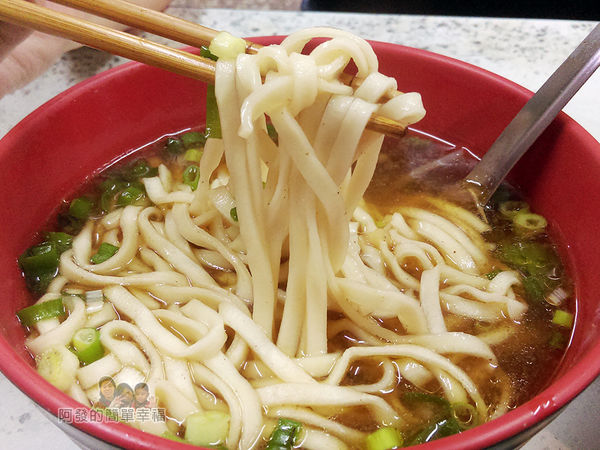 莊敬路無店名牛肉麵14-牛肉湯麵粗.jpg 莊敬路無店名牛肉麵14-牛肉湯麵粗.jpg