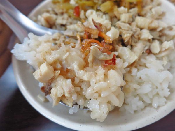 【蘆洲美食】佳香火雞肉飯-充滿著油蔥香的雞肉飯