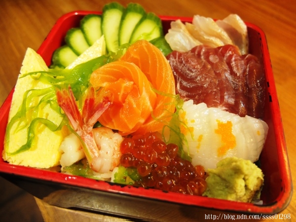 一味屋 洄瀾日本料理:花蓮美食【一味屋 洄瀾日本料理】人氣握壽司 明太子雞翅 豪華派龍蝦烏龍麵 傳統日本料理藏身街道