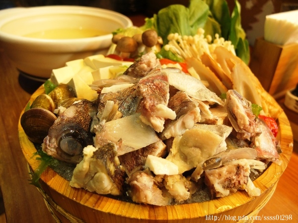 一味屋 洄瀾日本料理:花蓮美食【一味屋 洄瀾日本料理】人氣握壽司 明太子雞翅 豪華派龍蝦烏龍麵 傳統日本料理藏身街道