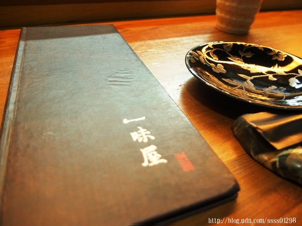 一味屋 洄瀾日本料理:花蓮美食【一味屋 洄瀾日本料理】人氣握壽司 明太子雞翅 豪華派龍蝦烏龍麵 傳統日本料理藏身街道