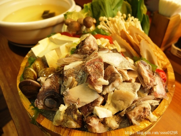 一味屋 洄瀾日本料理:花蓮美食【一味屋 洄瀾日本料理】人氣握壽司 明太子雞翅 豪華派龍蝦烏龍麵 傳統日本料理藏身街道