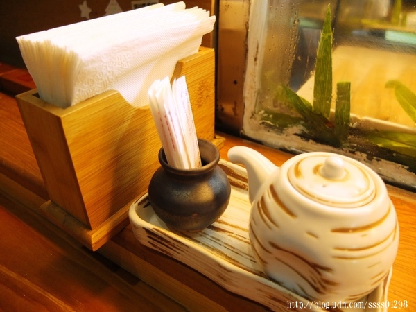 一味屋 洄瀾日本料理:花蓮美食【一味屋 洄瀾日本料理】人氣握壽司 明太子雞翅 豪華派龍蝦烏龍麵 傳統日本料理藏身街道