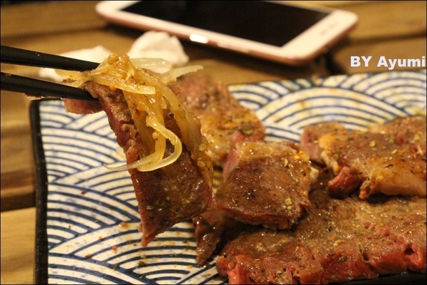 修羅串道居酒屋：[食記]修羅串道居酒屋-下班之後想跟好友吃串燒小酌的好去處、三得利生啤酒好喝！！！