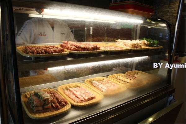 修羅串道居酒屋：[食記]修羅串道居酒屋-下班之後想跟好友吃串燒小酌的好去處、三得利生啤酒好喝！！！