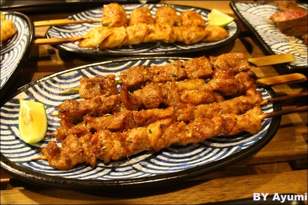 修羅串道居酒屋：[食記]修羅串道居酒屋-下班之後想跟好友吃串燒小酌的好去處、三得利生啤酒好喝！！！