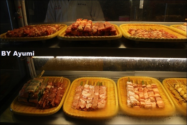 修羅串道居酒屋：[食記]修羅串道居酒屋-下班之後想跟好友吃串燒小酌的好去處、三得利生啤酒好喝！！！