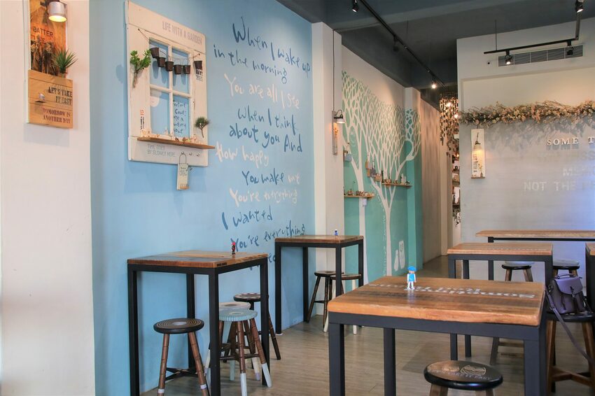 【桃園市中壢美食】有食候紅豆(中壢店)~繽紛夢幻的小歐洲色系│療癒的粉紅豬滾筒洗衣機│IG網紅美拍療癒打卡站 - 旅遊夜市趴趴走