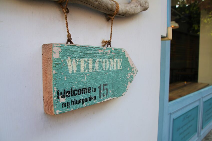 【桃園市中壢美食】有食候紅豆(中壢店)~繽紛夢幻的小歐洲色系│療癒的粉紅豬滾筒洗衣機│IG網紅美拍療癒打卡站 - 旅遊夜市趴趴走