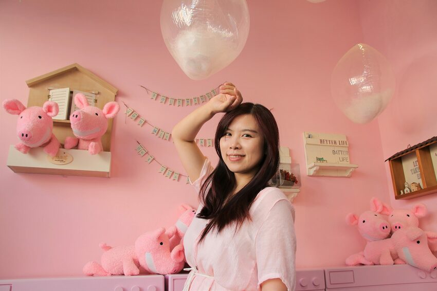 【桃園市中壢美食】有食候紅豆(中壢店)~繽紛夢幻的小歐洲色系│療癒的粉紅豬滾筒洗衣機│IG網紅美拍療癒打卡站 - 旅遊夜市趴趴走