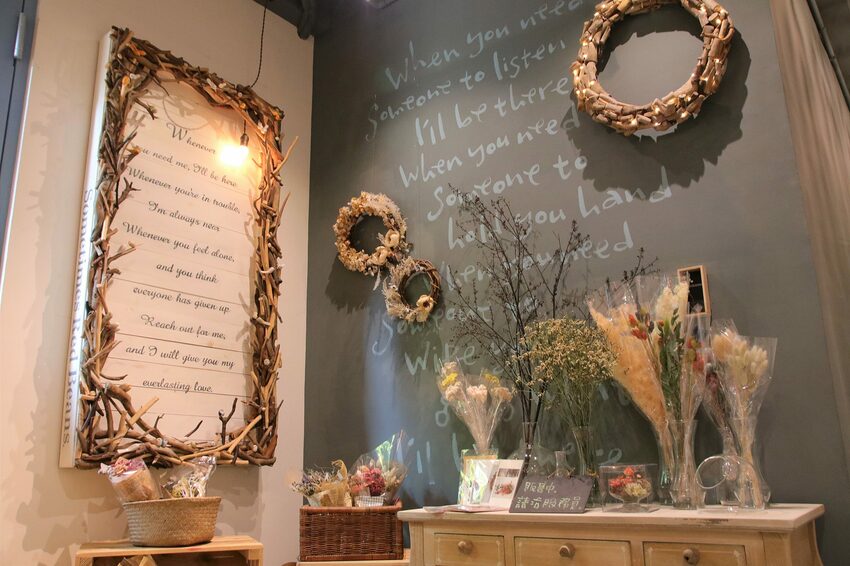 【桃園市中壢美食】有食候紅豆(中壢店)~繽紛夢幻的小歐洲色系│療癒的粉紅豬滾筒洗衣機│IG網紅美拍療癒打卡站 - 旅遊夜市趴趴走