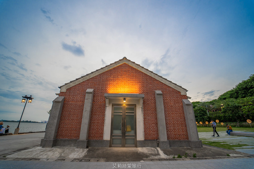 新北景點》免費玩淡水兩天一夜行程含0元住宿 淡水漁人碼頭仲夏繽紛樂 粉紅旋轉木馬 積木共和國 親子同遊 - 艾莉絲愛旅行