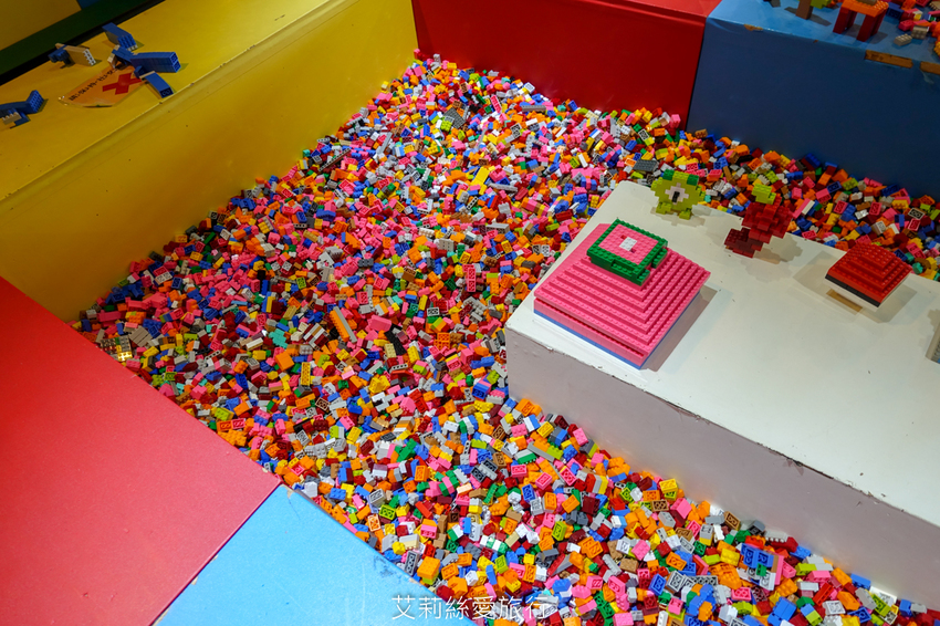 新北景點》免費玩淡水兩天一夜行程含0元住宿 淡水漁人碼頭仲夏繽紛樂 粉紅旋轉木馬 積木共和國 親子同遊 - 艾莉絲愛旅行