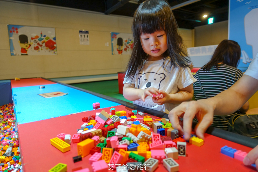 新北景點》免費玩淡水兩天一夜行程含0元住宿 淡水漁人碼頭仲夏繽紛樂 粉紅旋轉木馬 積木共和國 親子同遊 - 艾莉絲愛旅行