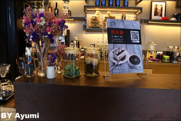 菁英薈cafe：[食記]菁英薈cafe-今年第一碗芒果雪花冰、敲好吃的啦～另有西瓜雪花冰介紹！！！！